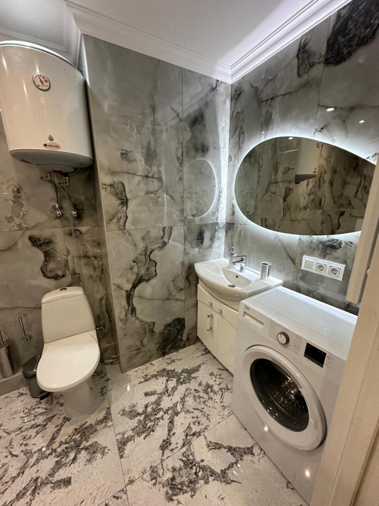 Flat 24 On Lesi Ukrainki 12 With 1 Bedroom Kyiv Exterior photo