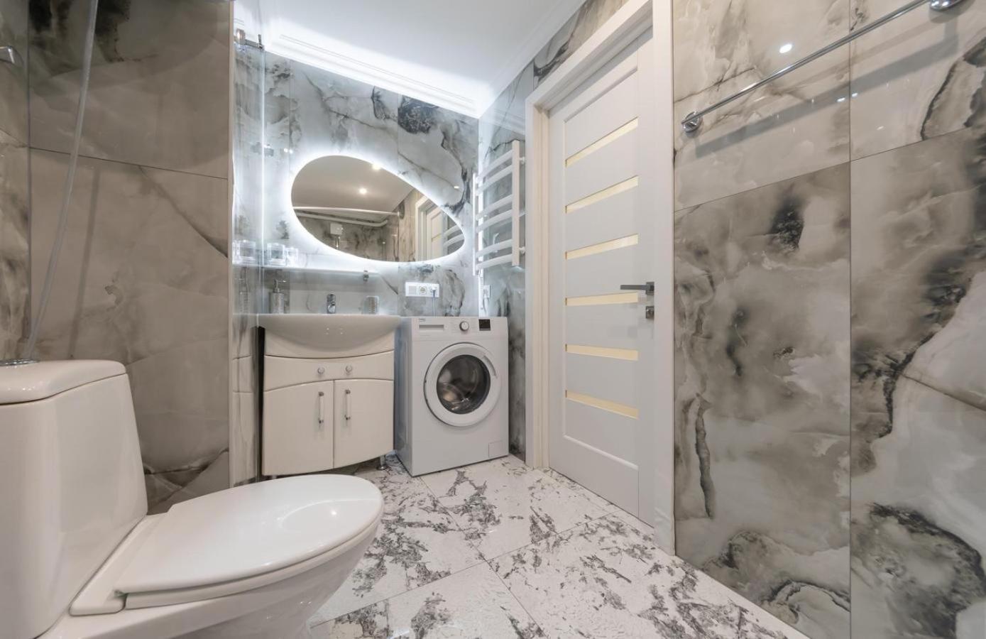 Flat 24 On Lesi Ukrainki 12 With 1 Bedroom Kyiv Exterior photo